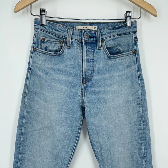 Levi’s Wedgie Icon Ankle Jeans High Rise Button Fly in Bright Side Light Wash - Picture 6 of 12